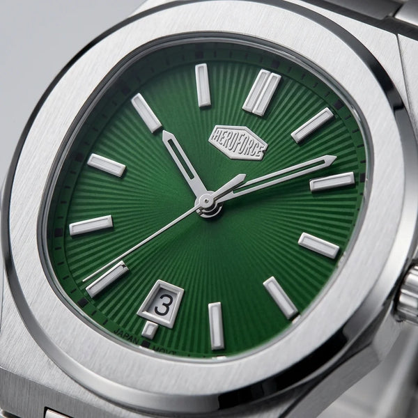 Upclose macro of HeroForce 5046 Luxury Ana - Analog, Sunray Dial, Steel Bracelet